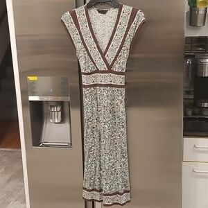 💕BCBGMAXAZRIA💕 Vneck Pattern Dress